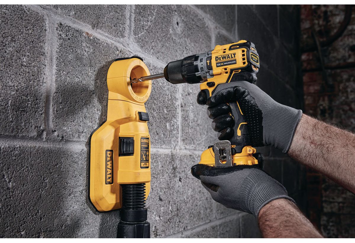 Απεικονίζεται η χρήση του εργαλείου για εργασία σε τοίχο.